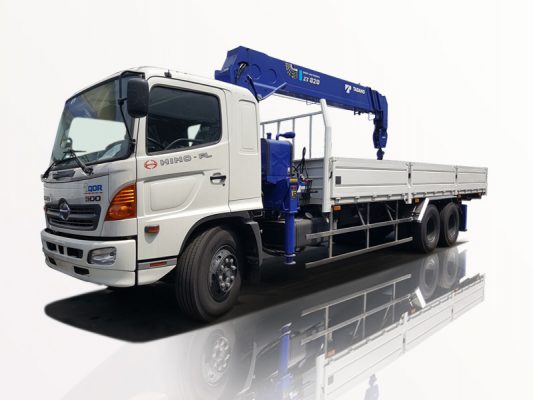 Xe-tai-hino-5-tan-gan-cau-tadano