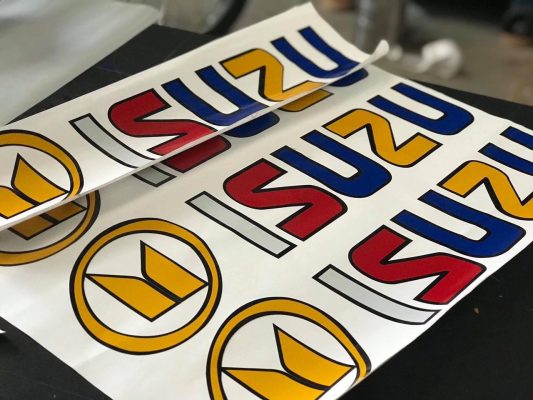 tem-xe-tai-isuzu